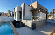 Villa - Nueva construcción  - Torrevieja - SP-83107