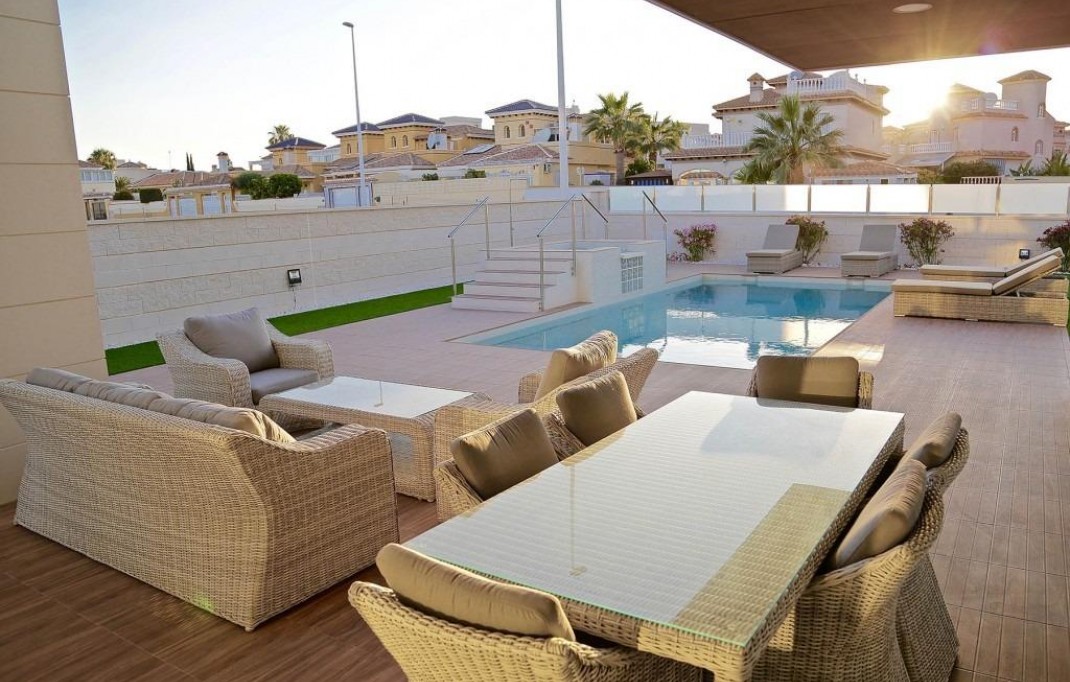 Nueva construcción  - Villa - Orihuela Costa - Campoamor