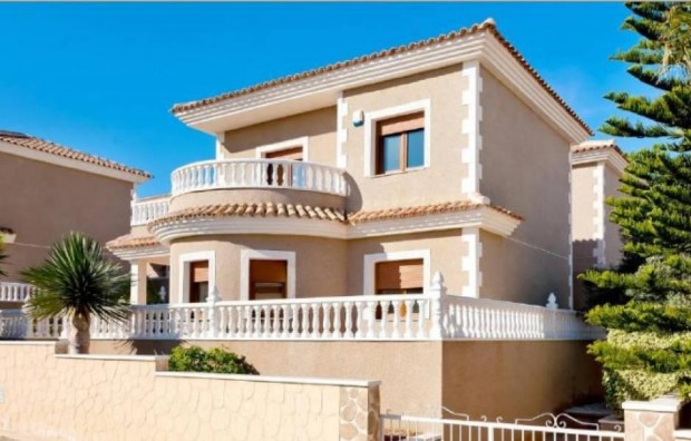 Nueva construcción  - Villa - Torrevieja - Los altos