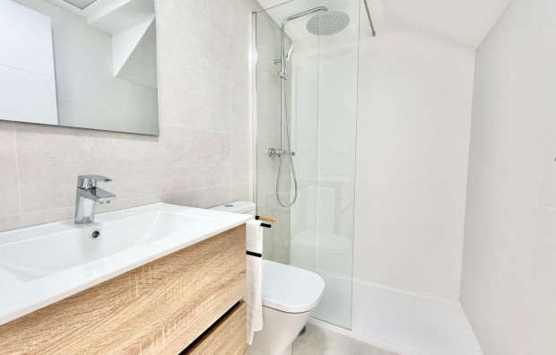 New Build - Town House - Cox - Sin Zona