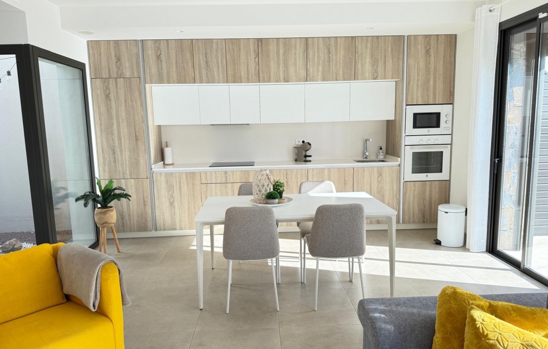 Sales - Villa / Semi semi-detached - Pilar de la Horadada - Zona Pueblo