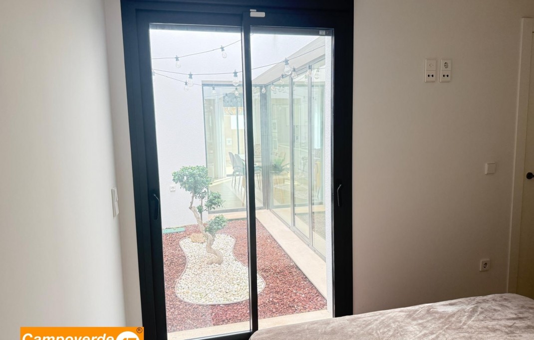 Sales - Villa / Semi semi-detached - Pilar de la Horadada - Zona Pueblo