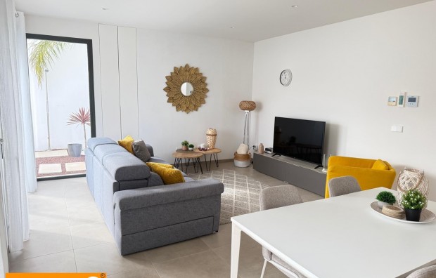 Sales - Villa / Semi semi-detached - Pilar de la Horadada - Zona Pueblo