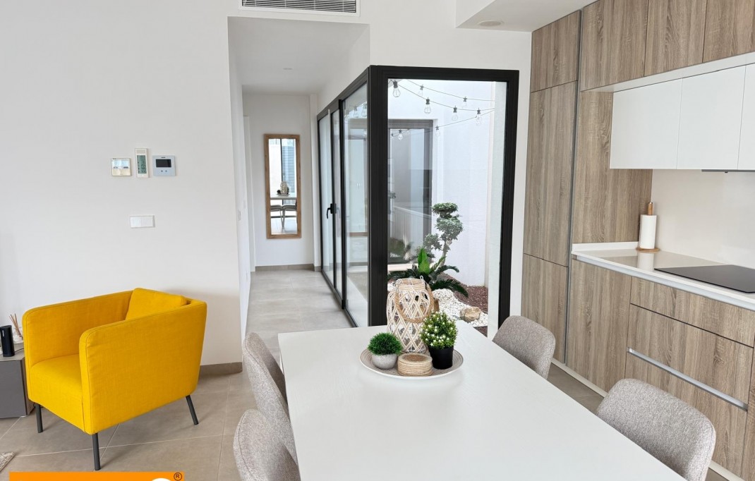 Sales - Villa / Semi semi-detached - Pilar de la Horadada - Zona Pueblo