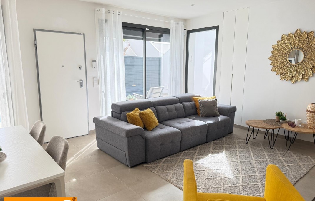 Sales - Villa / Semi semi-detached - Pilar de la Horadada - Zona Pueblo