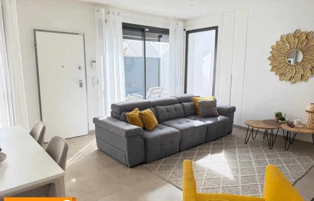 Sales - Villa / Semi semi-detached - Pilar de la Horadada - Zona Pueblo