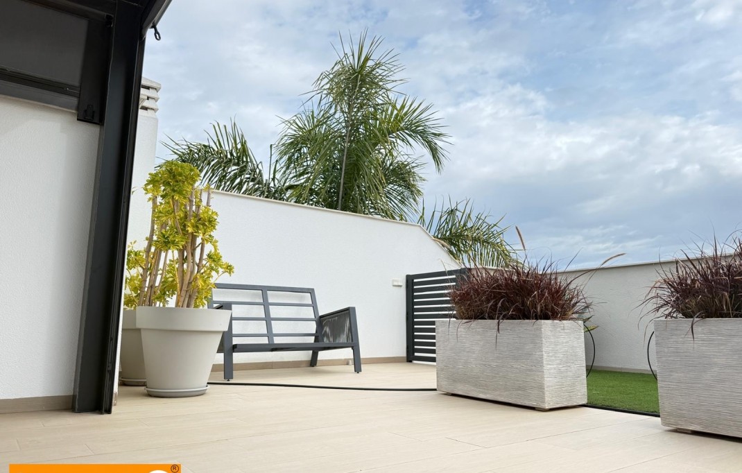 Sales - Villa / Semi semi-detached - Pilar de la Horadada - Zona Pueblo