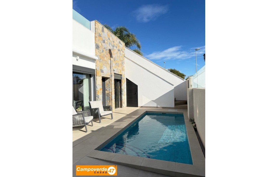 Sales - Villa / Semi semi-detached - Pilar de la Horadada - Zona Pueblo