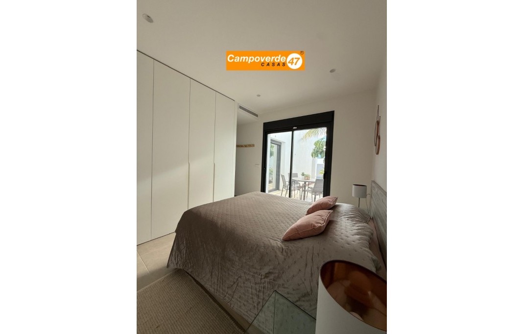 Sales - Villa / Semi semi-detached - Pilar de la Horadada - Zona Pueblo