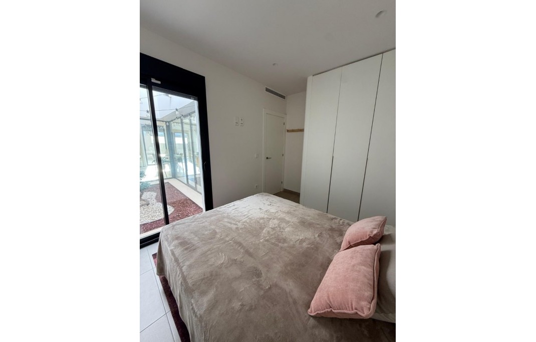 Sales - Villa / Semi semi-detached - Pilar de la Horadada - Zona Pueblo