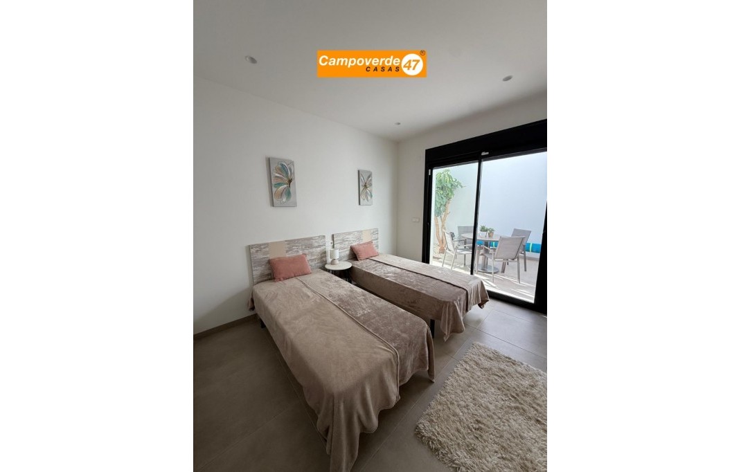 Sales - Villa / Semi semi-detached - Pilar de la Horadada - Zona Pueblo