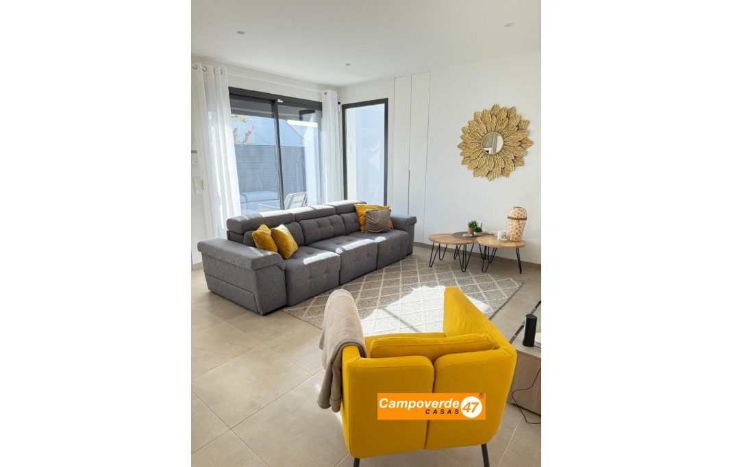 Sales - Villa / Semi semi-detached - Pilar de la Horadada - Zona Pueblo