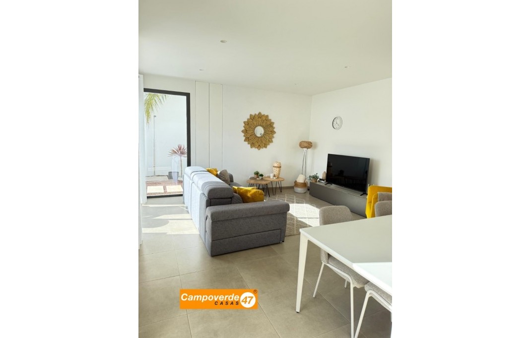 Sales - Villa / Semi semi-detached - Pilar de la Horadada - Zona Pueblo