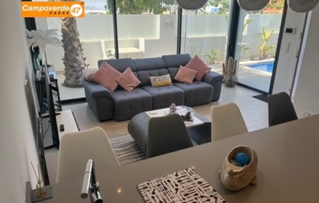 Sales - Villa / Semi semi-detached - Pilar de la Horadada - La Rambla