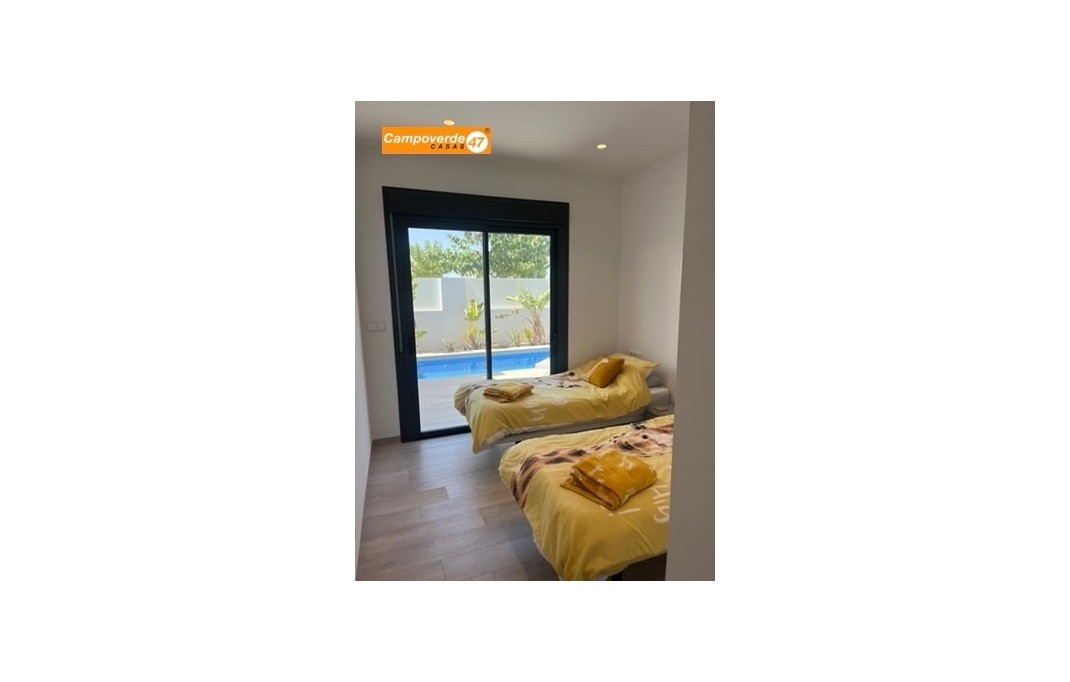 Sales - Villa / Semi semi-detached - Pilar de la Horadada - La Rambla