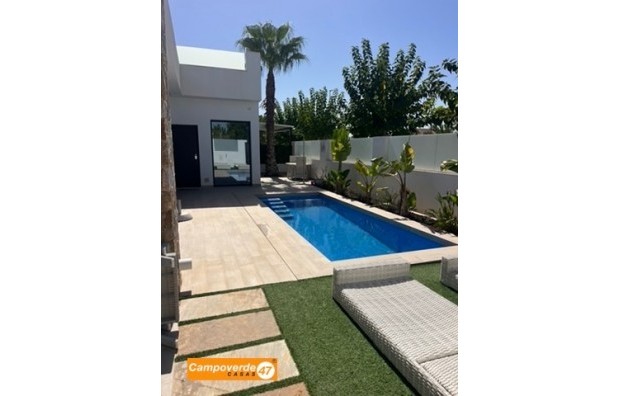 Sales - Villa / Semi semi-detached - Pilar de la Horadada - La Rambla